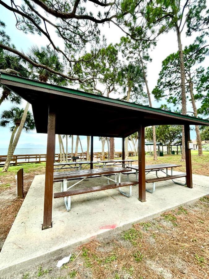 A Cozy Space Coast Retreat Titusville Exteriör bild